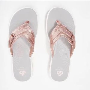 CloudSteppers by Clark’s Brinkley Jazz Rose Gold Comfort Sandal / Flip Flop